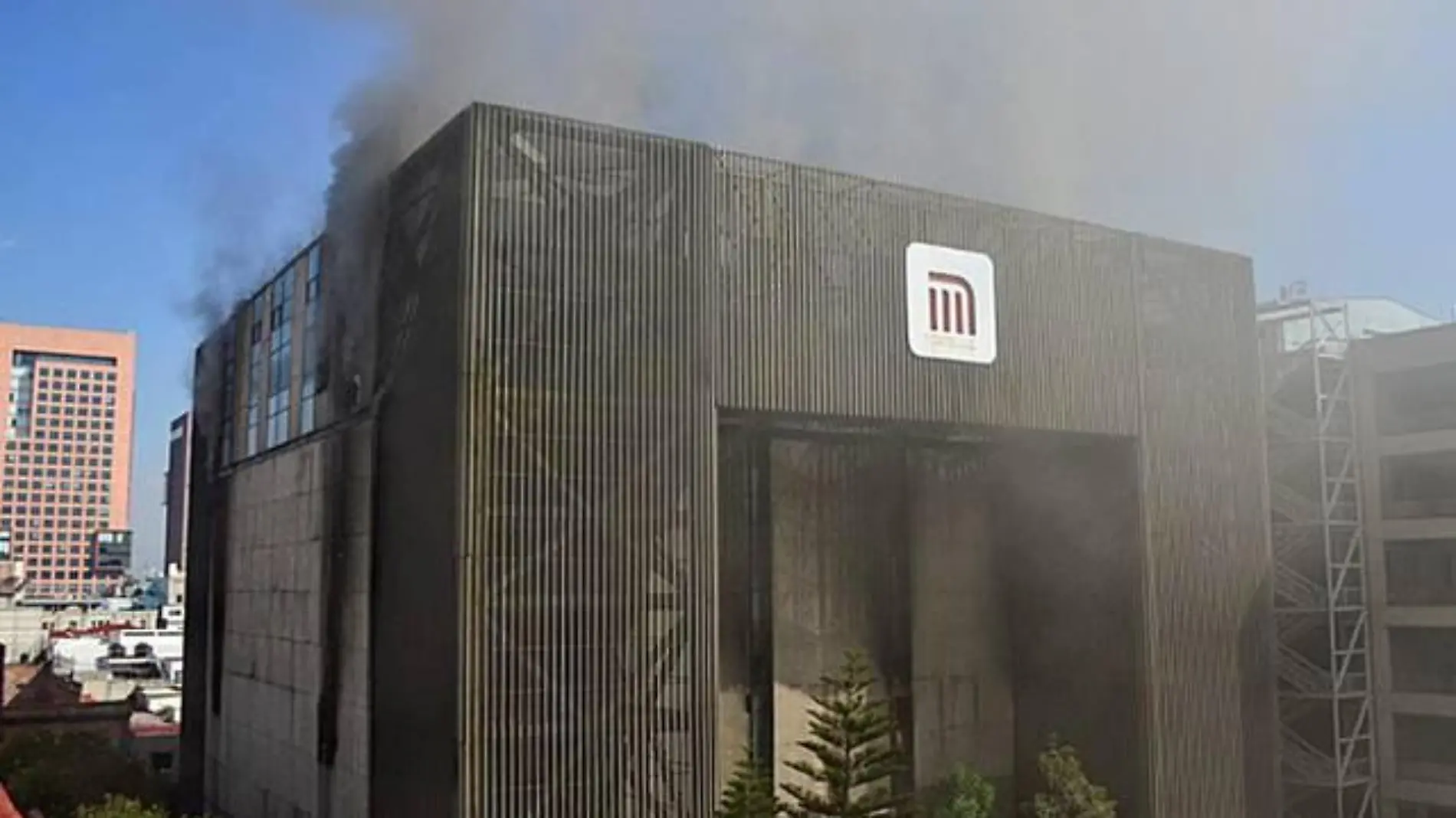 Incendio en Central de Control Metro de CDMX